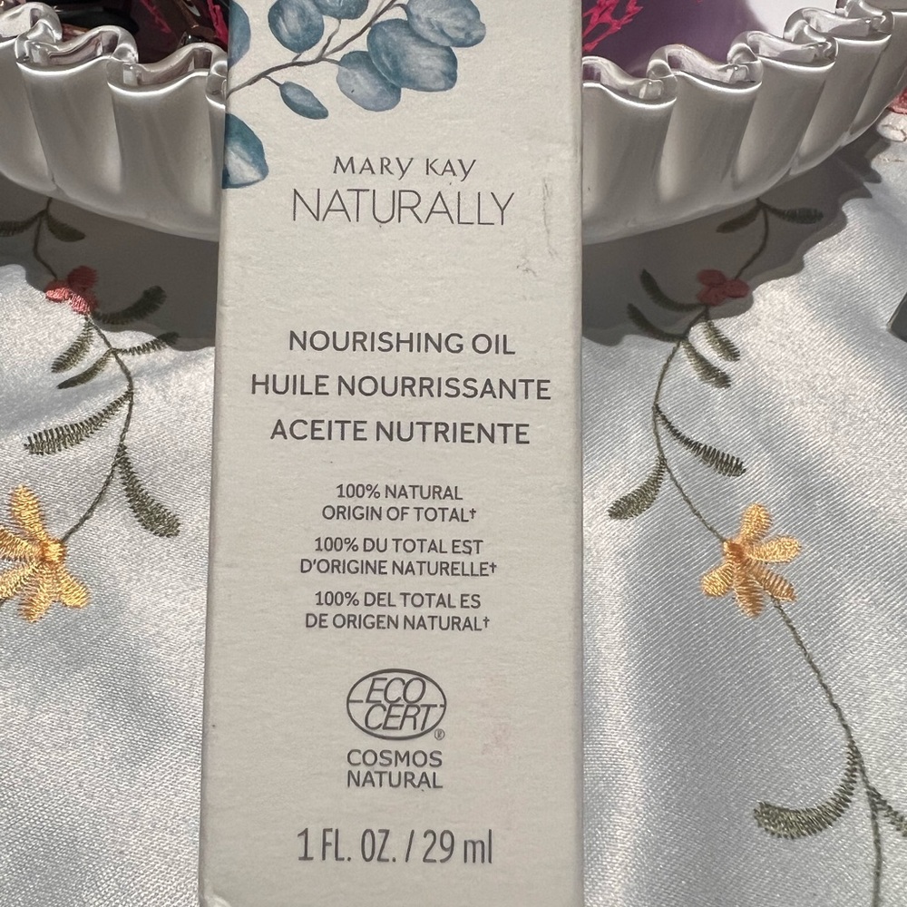 Mary Kay Naturally Nourishing Oil with Blue and Gold Accents